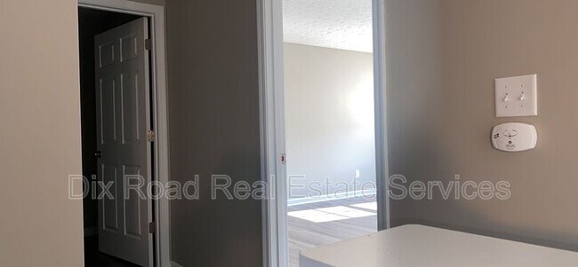 Building Photo - 806 Prescot Cir