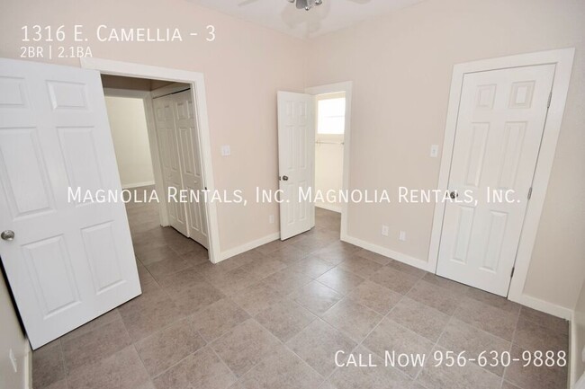 Building Photo - McAllen Townhouse For Rent - Water Included