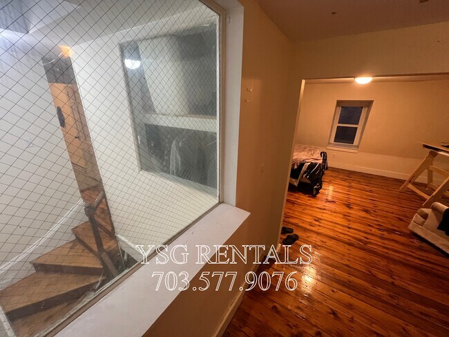 Building Photo - 25 Linwood St