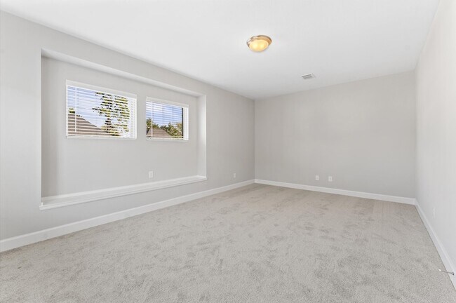 Building Photo - 528 Oakview Bend Dr