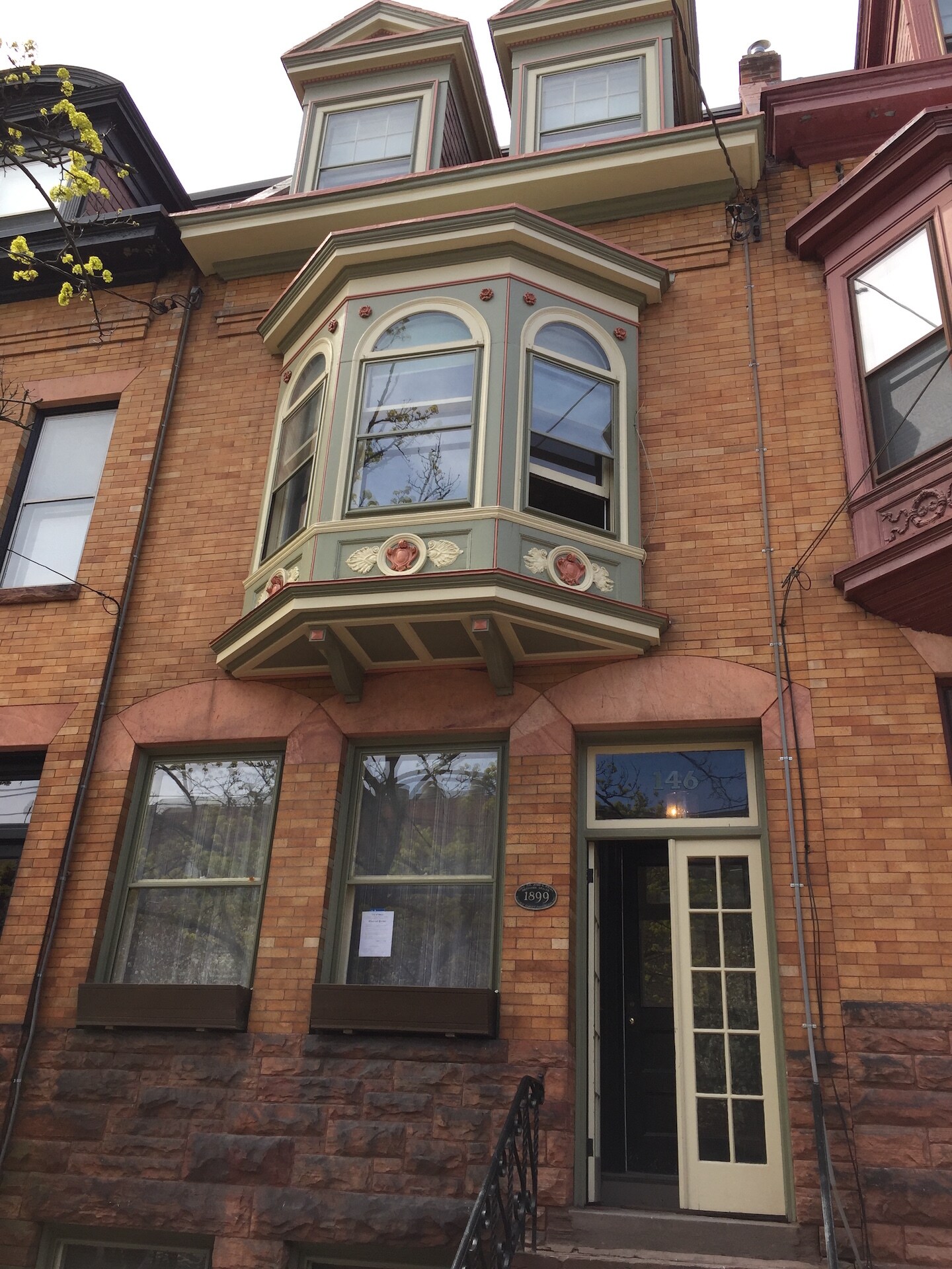 Building Photo - 146 Chestnut St