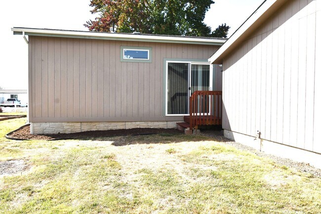 Building Photo - 35719 Engel Rd SE
