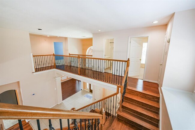 Building Photo - 4003 Bountiful Crest Ln