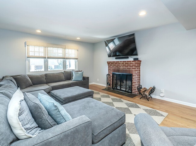 Building Photo - 17 Winans Pl