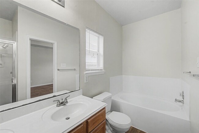 Building Photo - 1111 Auburn View Ln