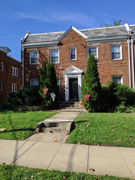 Building Photo - 2316 40th St NW