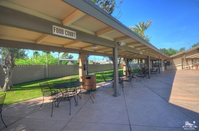 Building Photo - 77530 California Dr