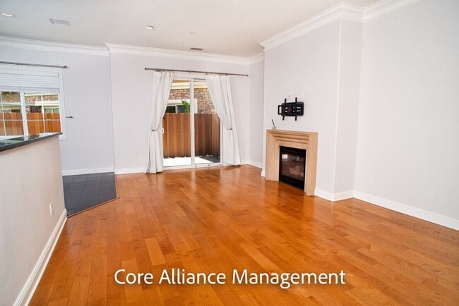 Building Photo - 11528 Verona Dr