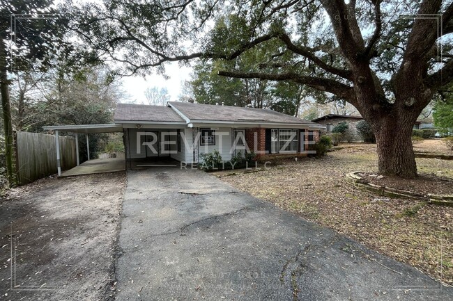 Building Photo - 3 Bedroom/1.5 Bathroom Home in West Mobile!