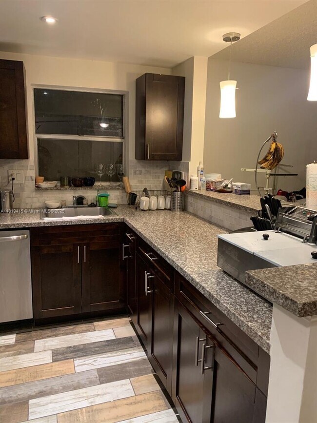 Building Photo - 8300 Sands Point Blvd