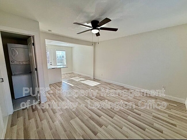 Building Photo - 305 Lake St