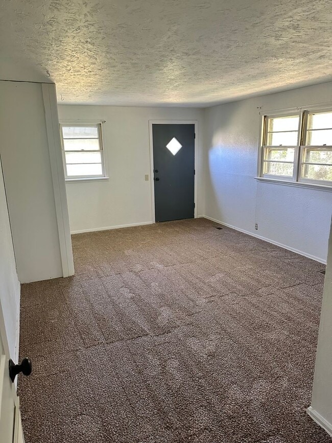 Building Photo - 2 bedroom with bonus room Grand Rivers