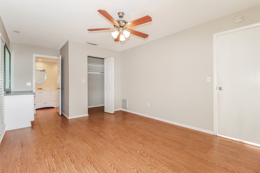 Building Photo - 2335 Timbercrest Cir W