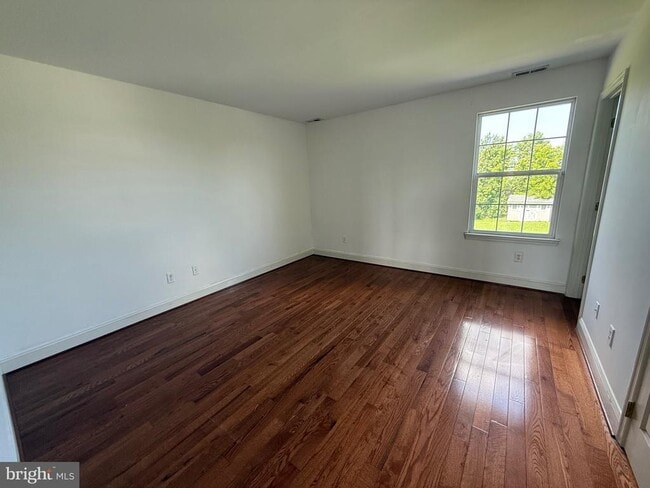 Building Photo - 1202 Rosegate Ct