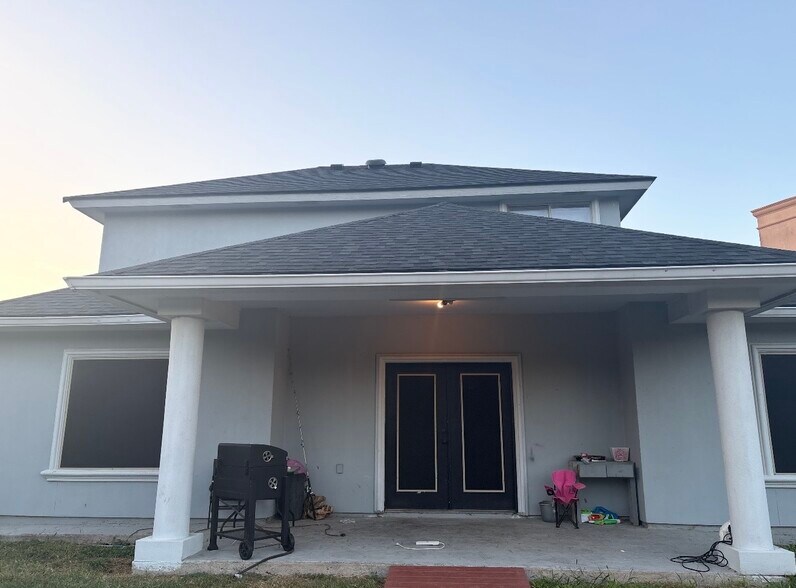 Building Photo - 1121 Silver Oak Rd