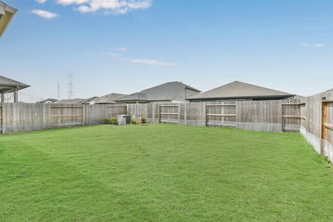 Building Photo - 9123 Eskesen Dr