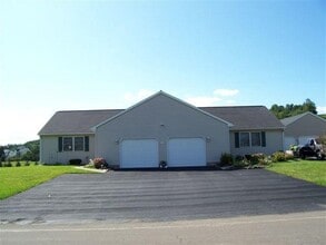 Building Photo - 114 Vinel Cir
