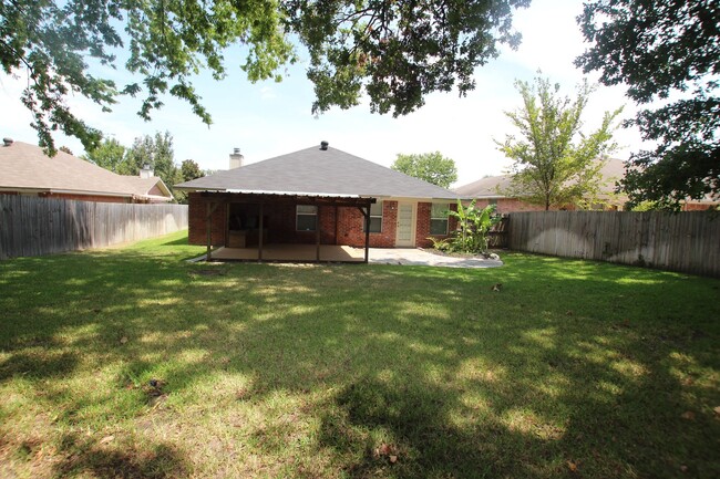 Building Photo - Charming 3 Bedroom in Flint! Coming Soon!