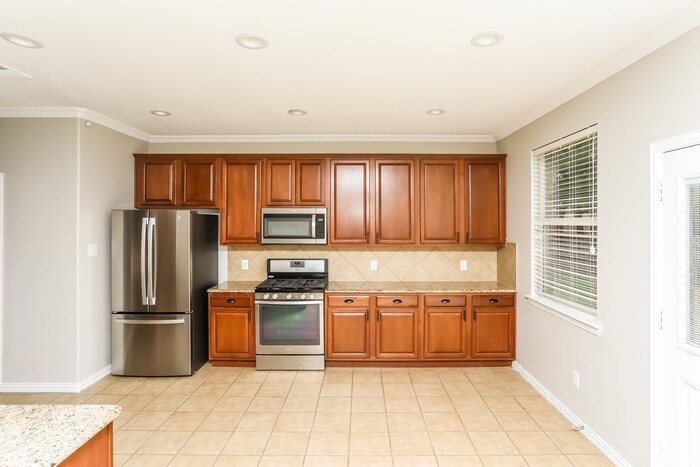 Building Photo - 3009 Flowering Springs Dr