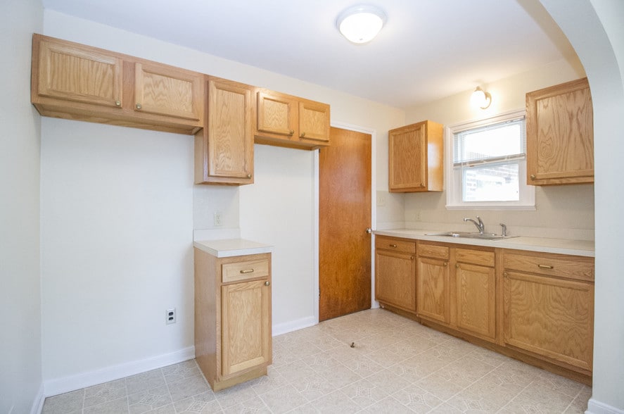 Building Photo - 2943 Escott Ave