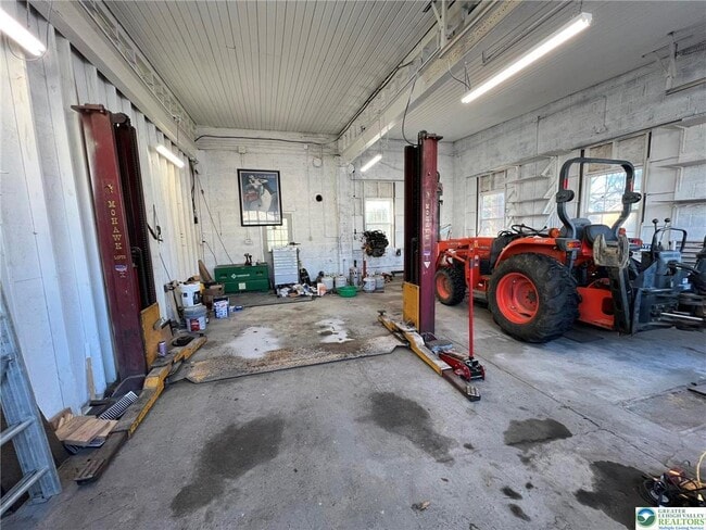 Building Photo - 139 Main St