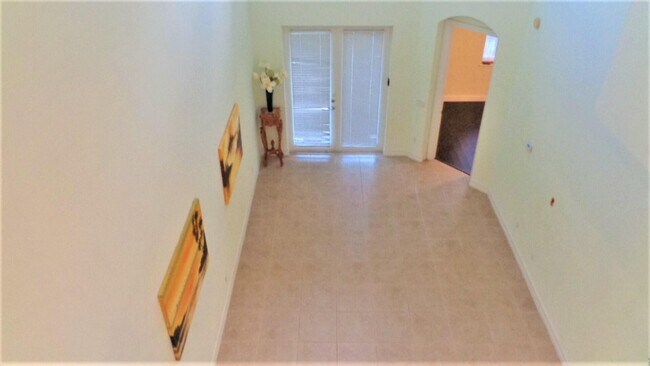 Building Photo - 1825 Bridgepointe Cir