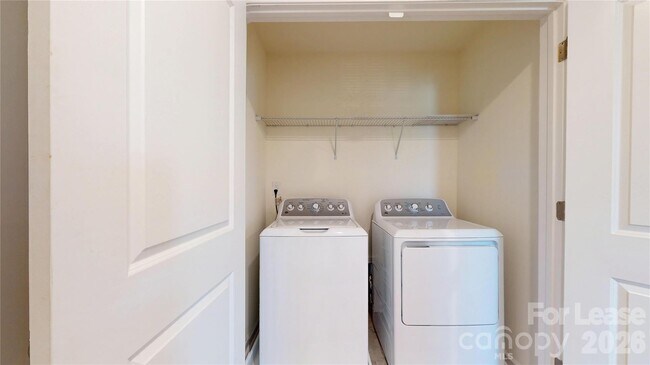 Building Photo - 761 Earhart St NW