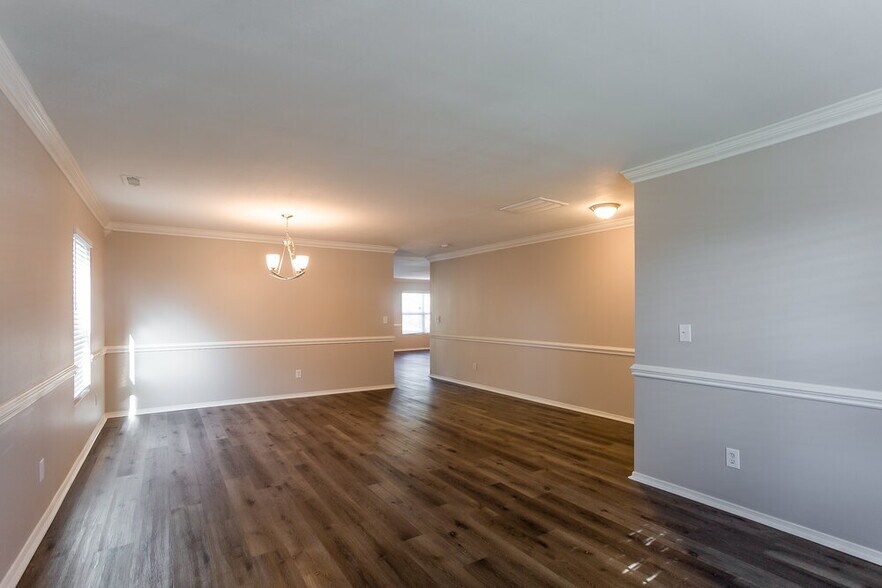 Building Photo - 3626 Larkhaven Village Dr