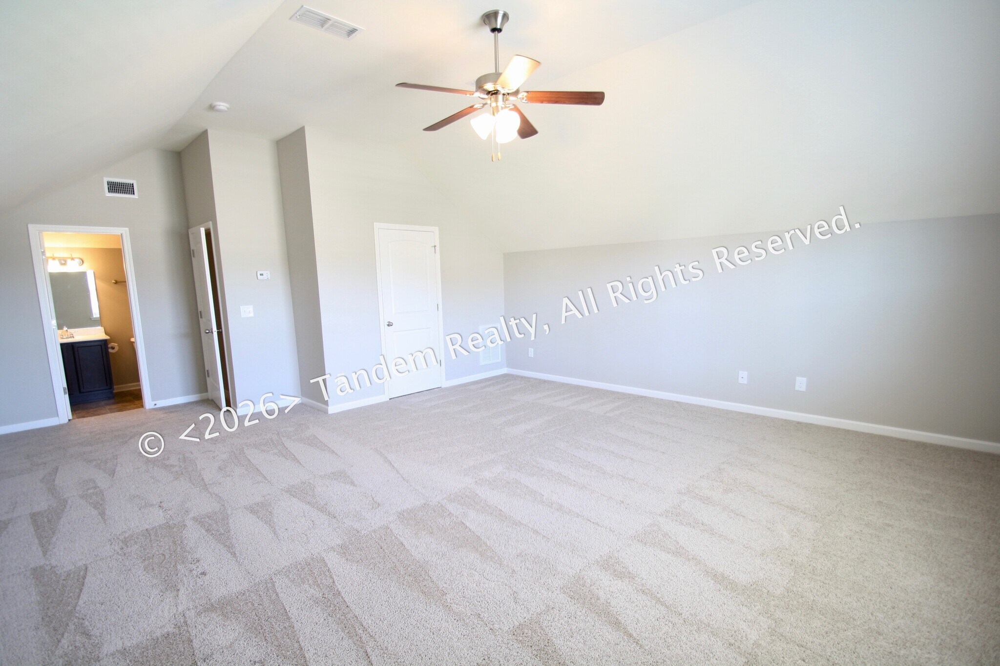 Building Photo - 2115 Longhunter Chase Dr