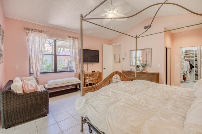 Building Photo - 10080 Dover Carriage Ln