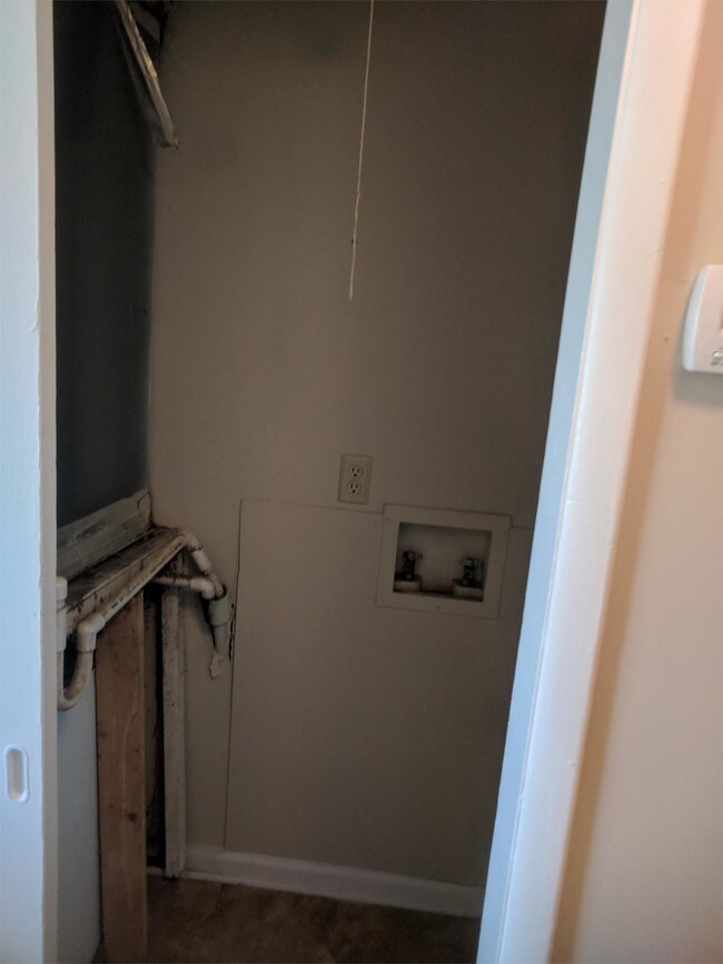 Building Photo - 3807 Pembrook Ct
