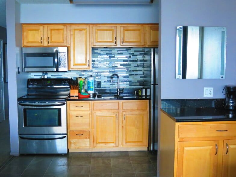 Building Photo - 1020 15th St