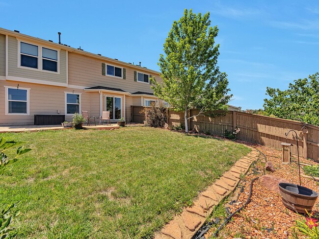 Building Photo - Spacious 3 Bedroom 2 1/2 Bath in Castle Rock!