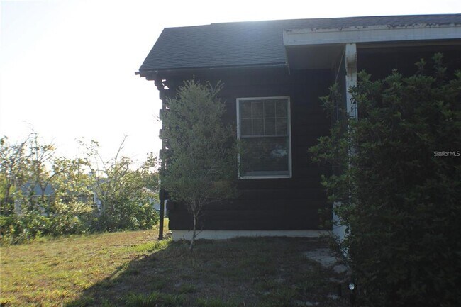 Building Photo - 3045 Yorkshire Dr