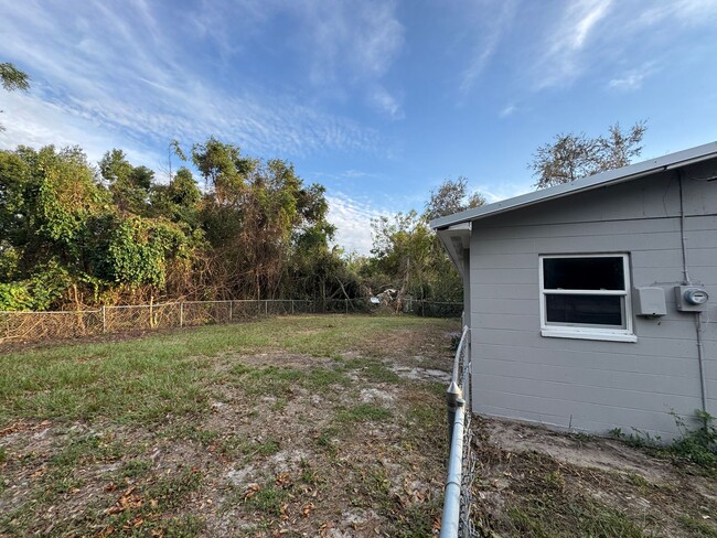Building Photo - GORGEOUS 3BR/1BA Block Home! NO APPLICATIO...