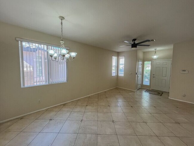 Building Photo - Charming Single-Story Home in a Prime Loca...