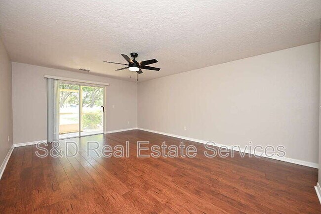 Building Photo - 5360 River Rock Rd