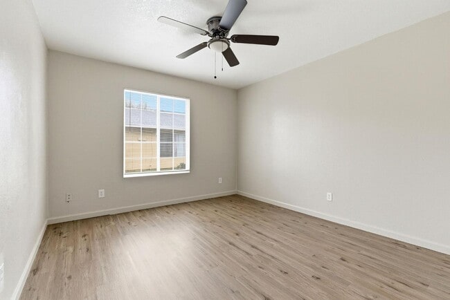 Building Photo - 616 S Irwin St