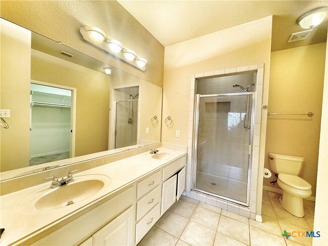 Building Photo - 2263 Kensington Way