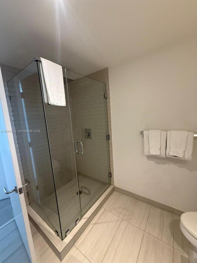 Building Photo - 4010 S Ocean Dr
