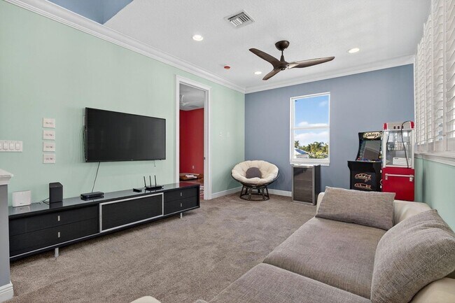 Building Photo - 8551 SE Driftwood St