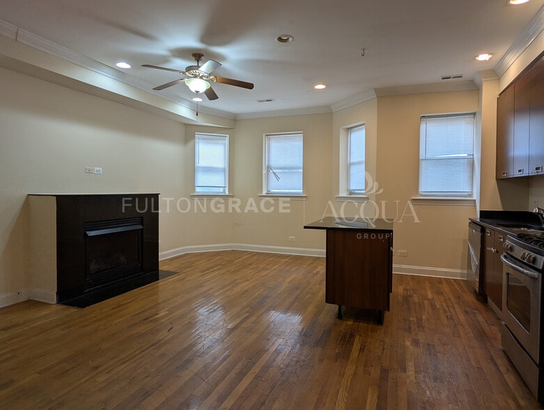 Building Photo - 6935 N Oakley Ave