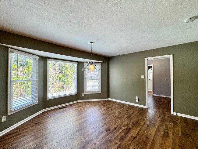 Building Photo - Great Neck Pool Home! First-Time Rental Available NOW! Pet Friendly - Corner Lot - Top Schools!