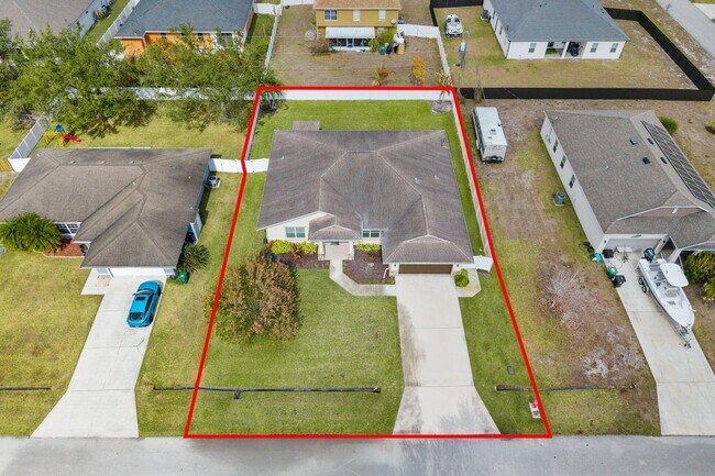 Building Photo - 1411 SW Hackensack Ave