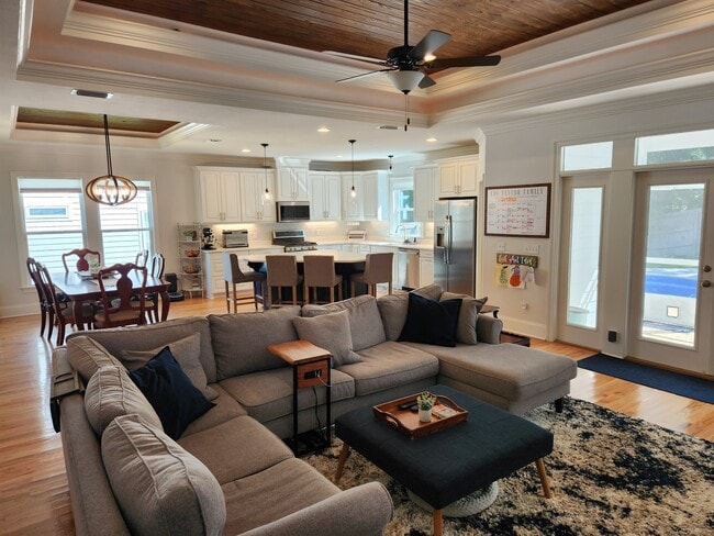 Building Photo - 5855 Vlg Rdg Wy