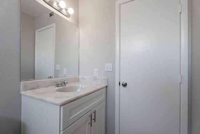 Building Photo - 5055 Stormy Cir