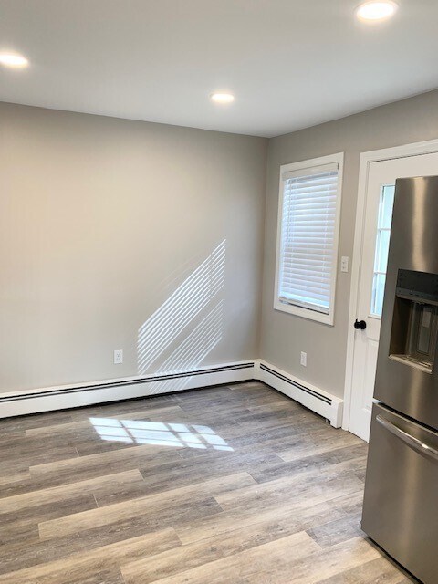 Building Photo - 52 Carol Ave