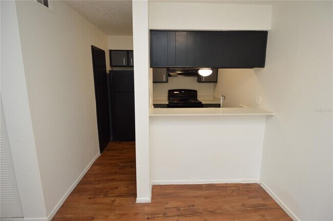 Building Photo - 8425 Cerro Cir