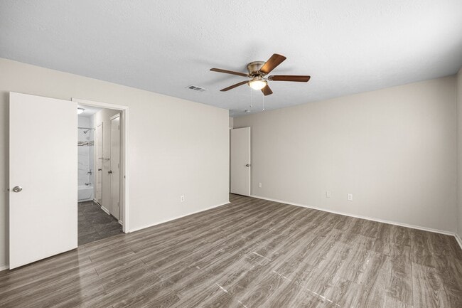 Building Photo - 11843 Sunny Stream Dr