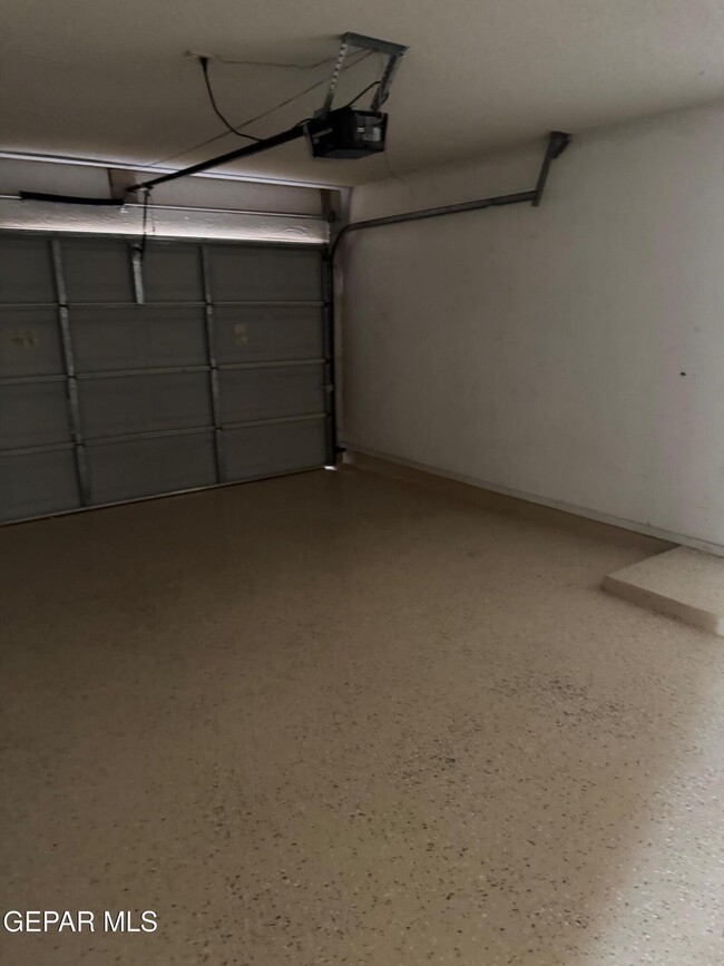 Building Photo - 1804 Joan Francis Dr